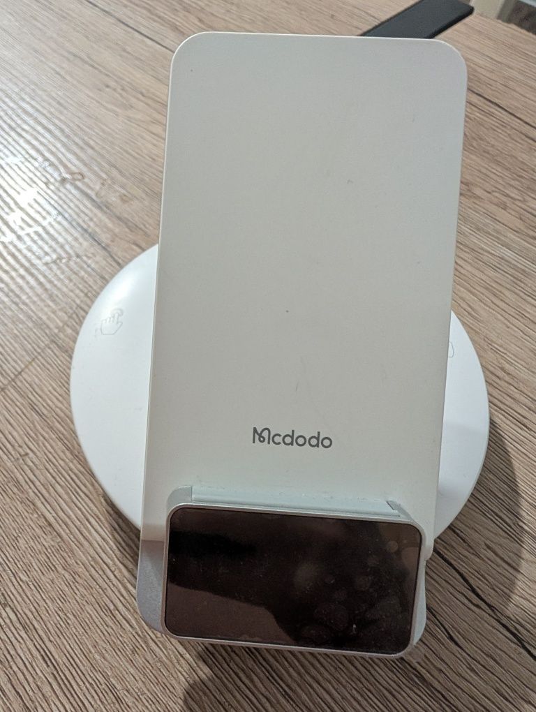 Ładowarka bezprzewodowa indukcyjna Mcdodo 15w Lampka Zegar