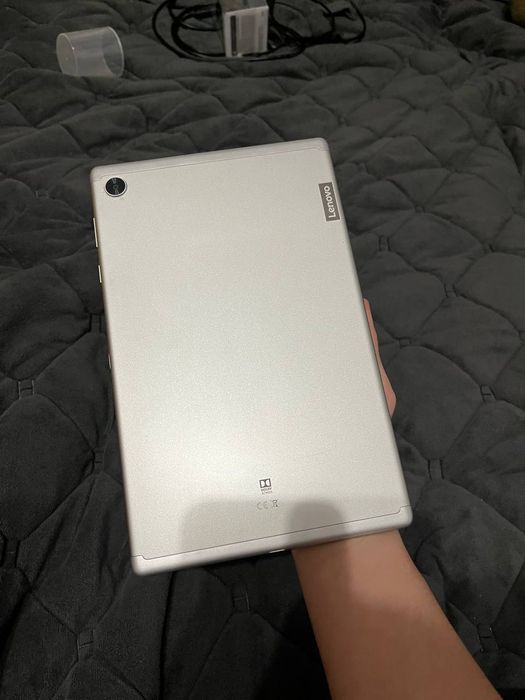 Lenovo.   планшет