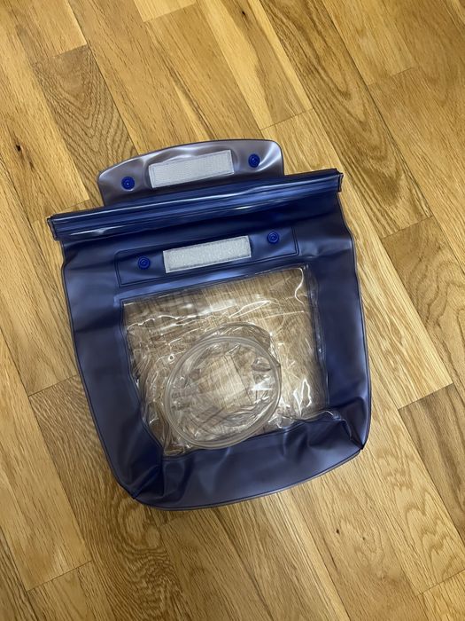 Caixa estanque para máquina fotográfica