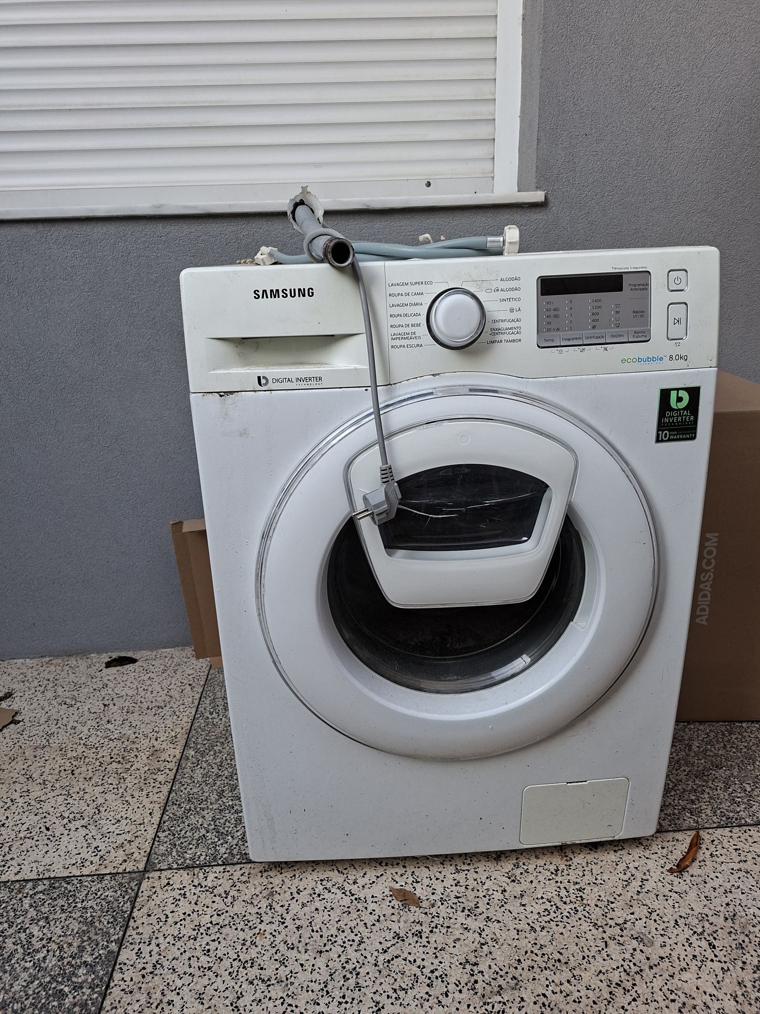 Máquina de roupa