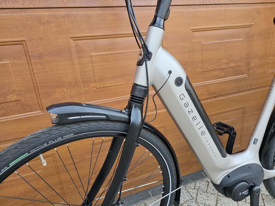 Rower Elektryczny Gazelle Grenoble C8 Bosch Smart 53 57 61 Szampanowy