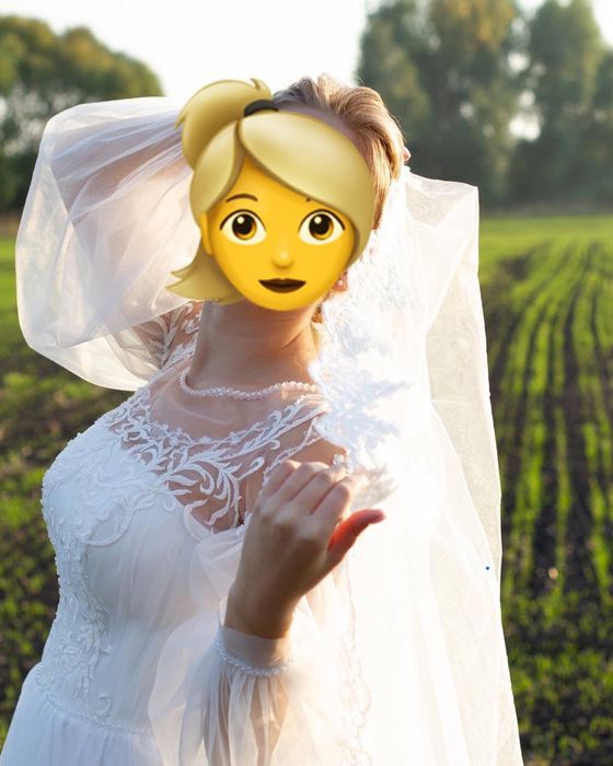 Весільна сукня