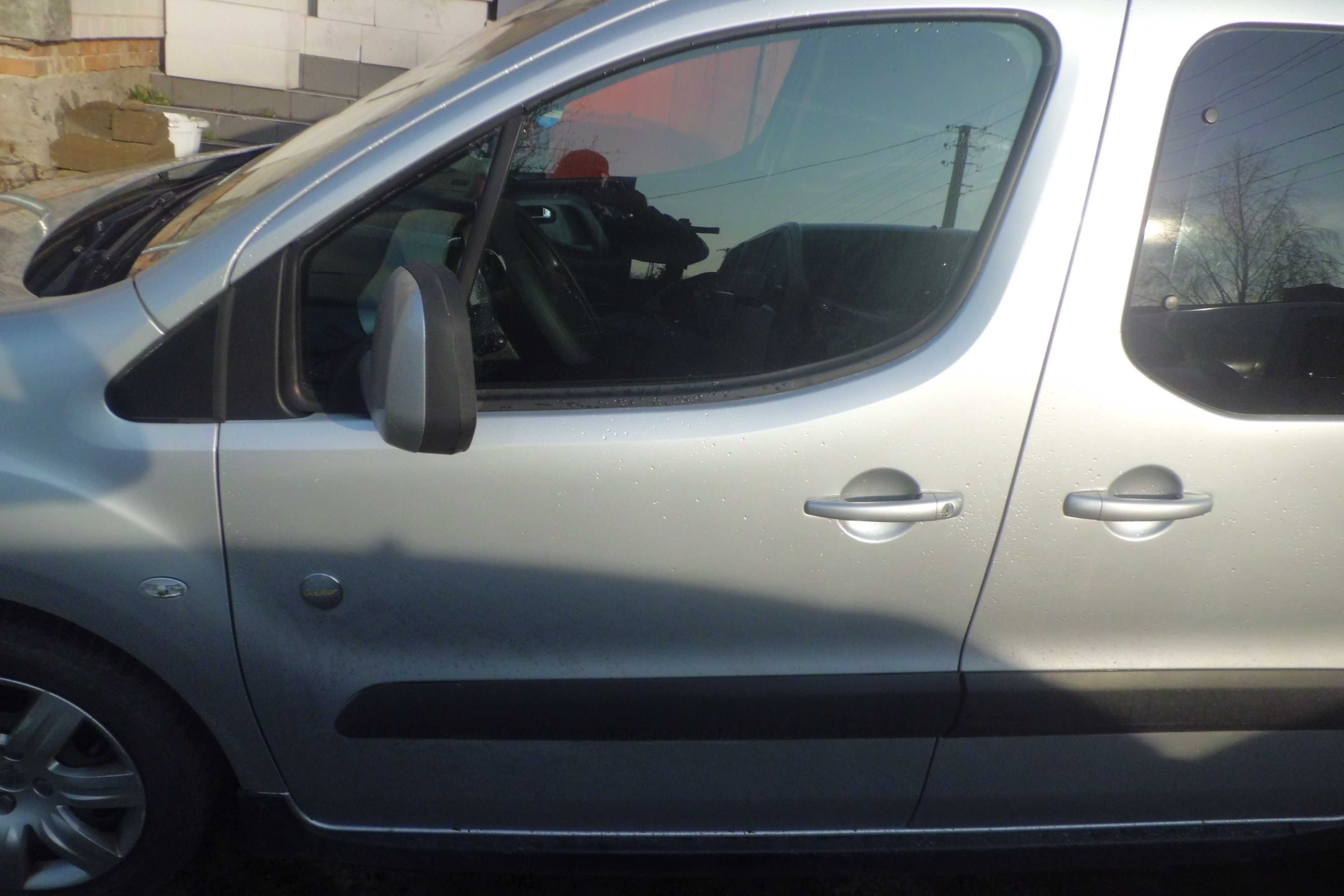 Кузов четвертя Сітроен берлінго Пежо партнер Citroen Berlingo B9
