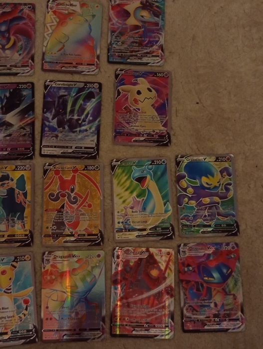 30 świecących kart pokemon
