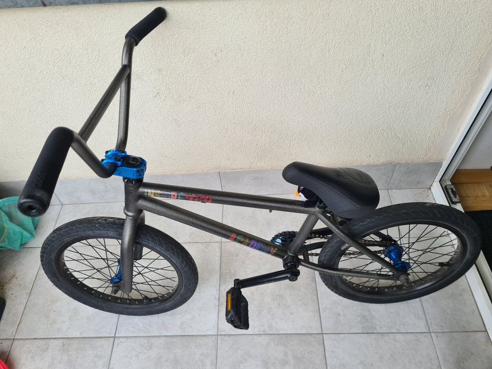 BMX Academy Inspire 18 cali+siodlo Shadow Crow'd Pivotal+sztyca CULT