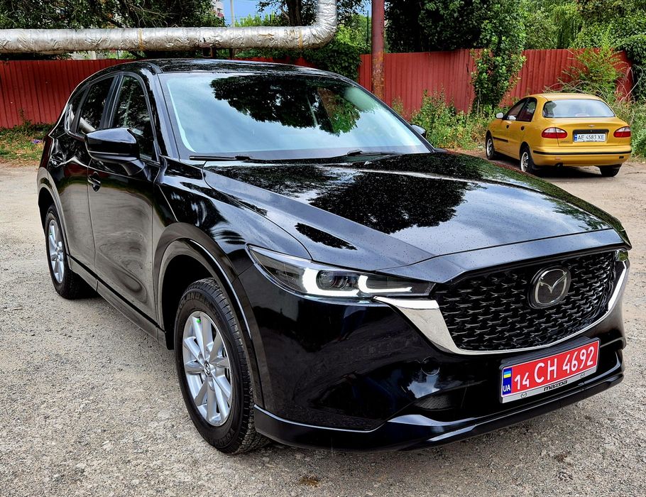 Mazda CX-5.select. black.