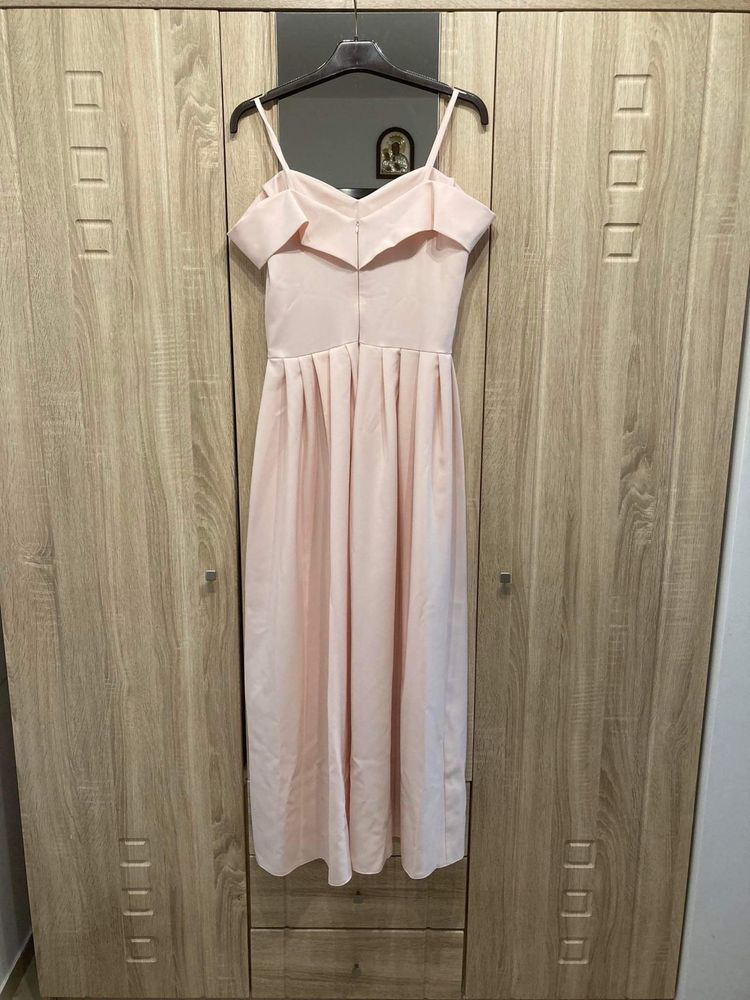 WESELE Sukienkowo FEMME - długa suknia z rozcięciem r. M jasno różowa