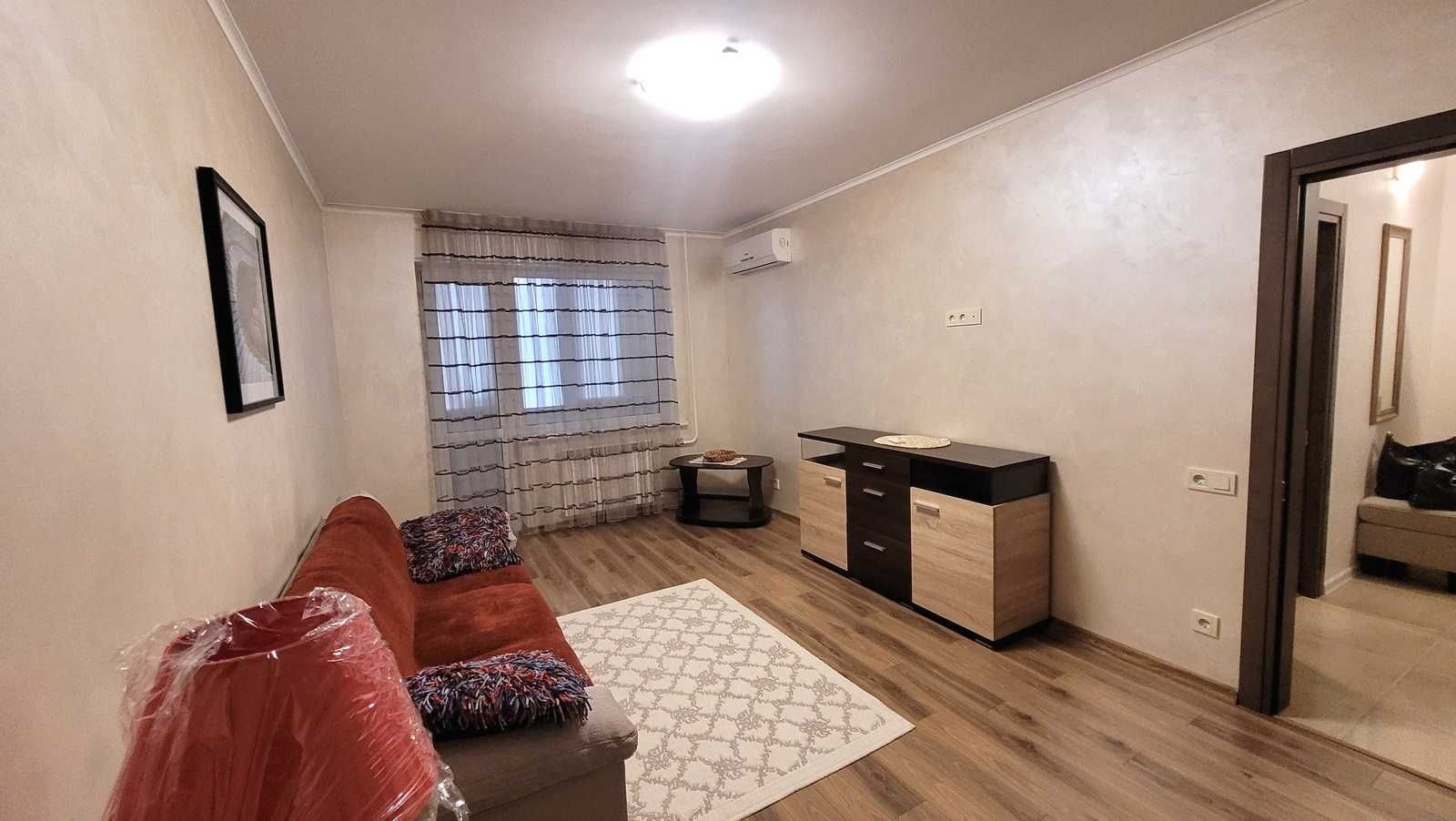 Продам 2 комнатную квартиру. Центр Таирова. Капремонт, мебель, техника