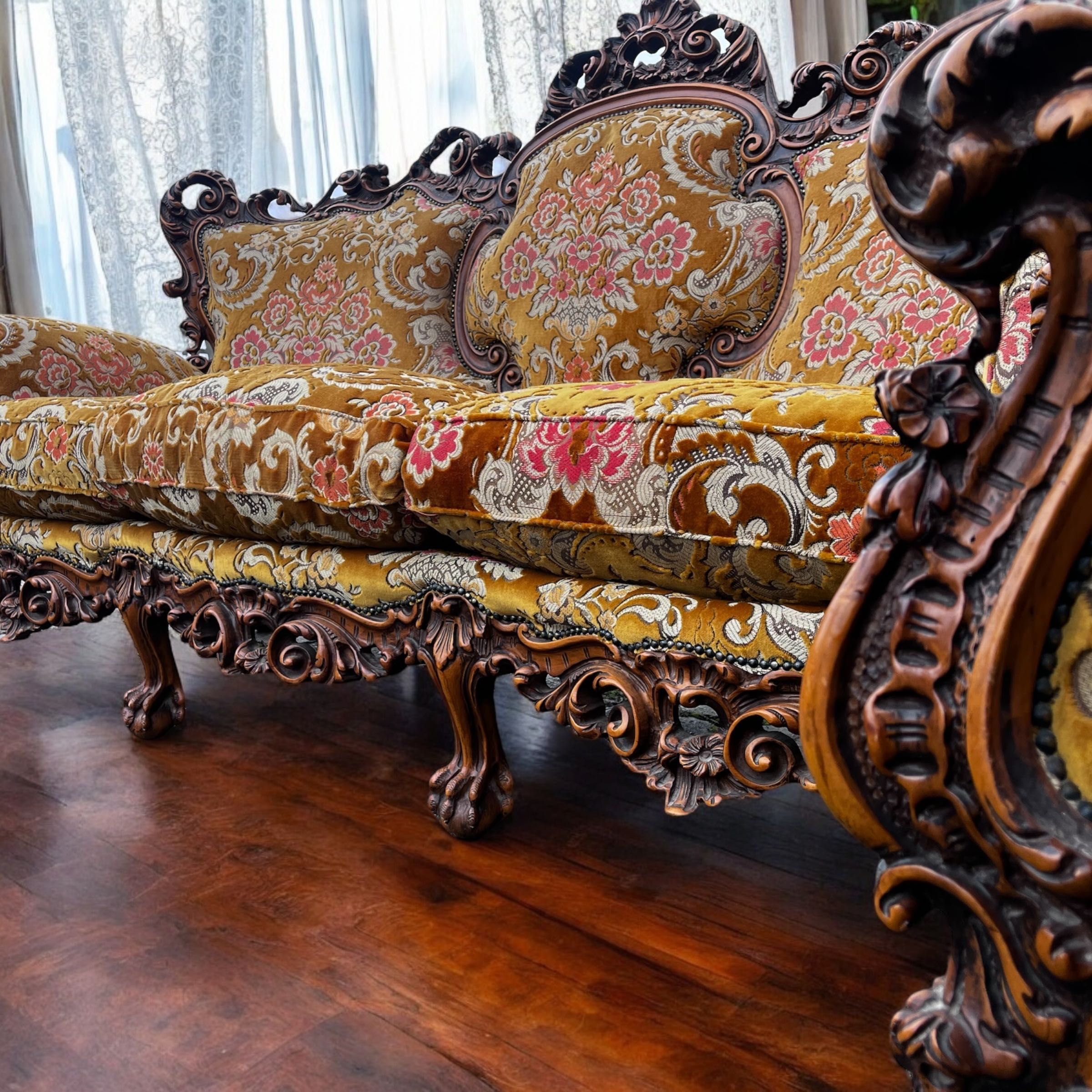 Królewski Włoski Zestaw Sofa + 2 fotele idealny