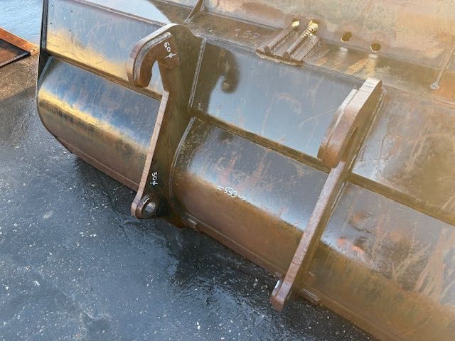 CAT TH  ładowarka teleskopowa używana łyżka