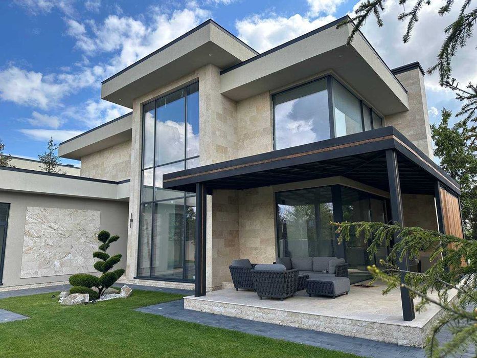 Продаж елітного, сучасного будинку у КМ RIVIERA в с. Сокільники