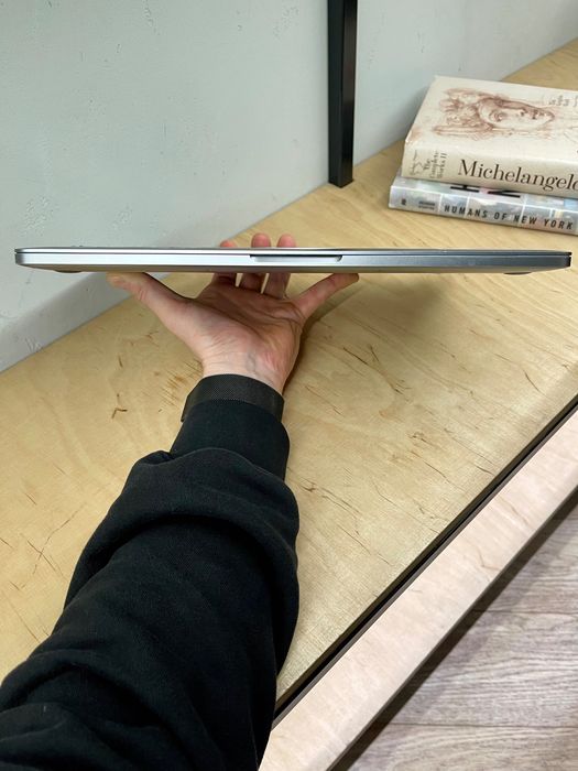 MacBook Pro A1706 13,3" Retina i5 3,1GHz/8 GB/M2 256 Gb