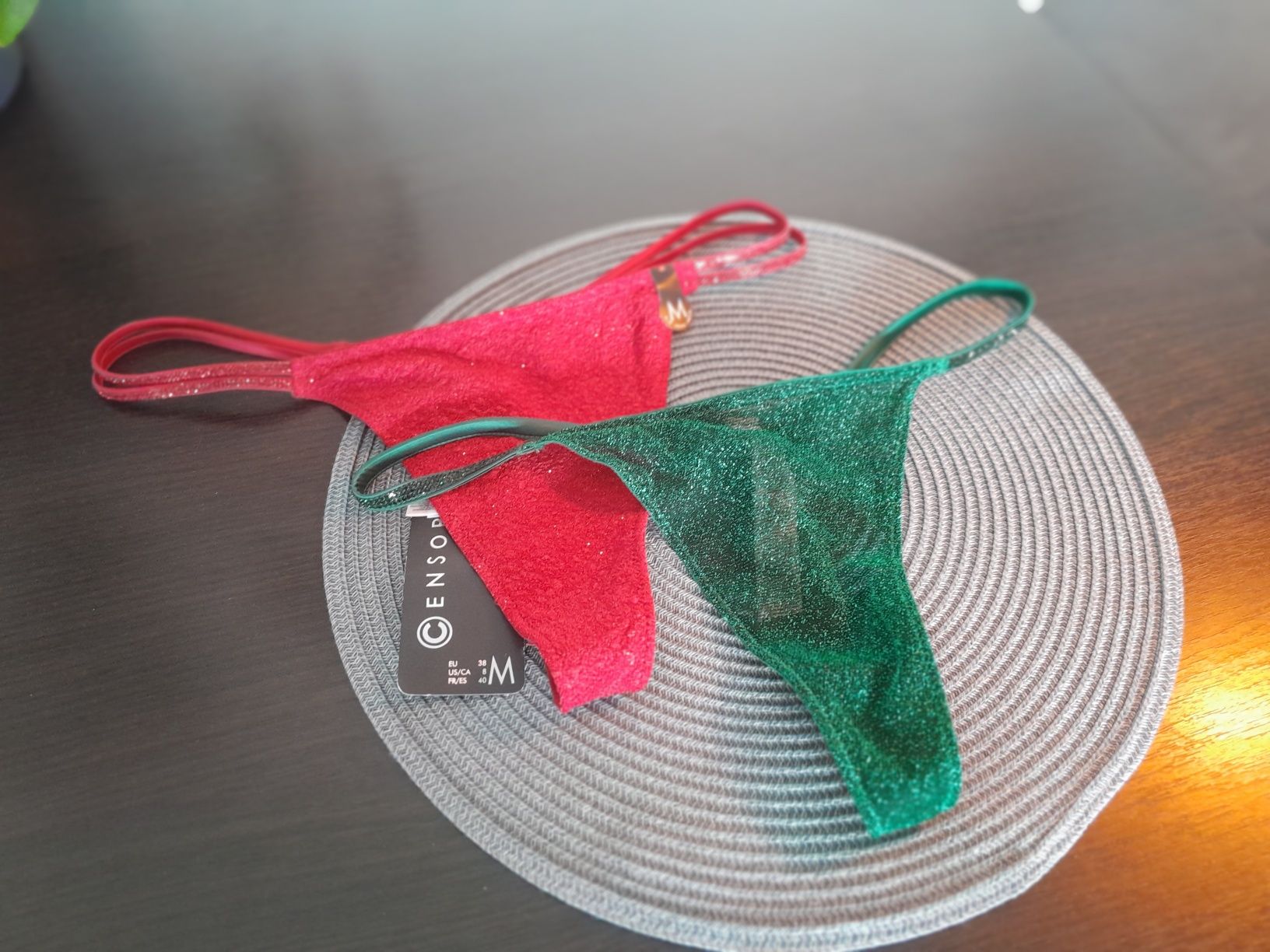 Piękne stringi błyszczące rozmiar m/l Nowe!