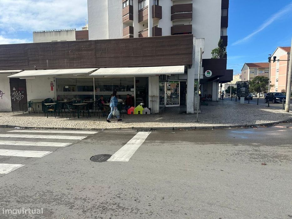 Arrendamento de Loja com Negócio de Snack- Bar