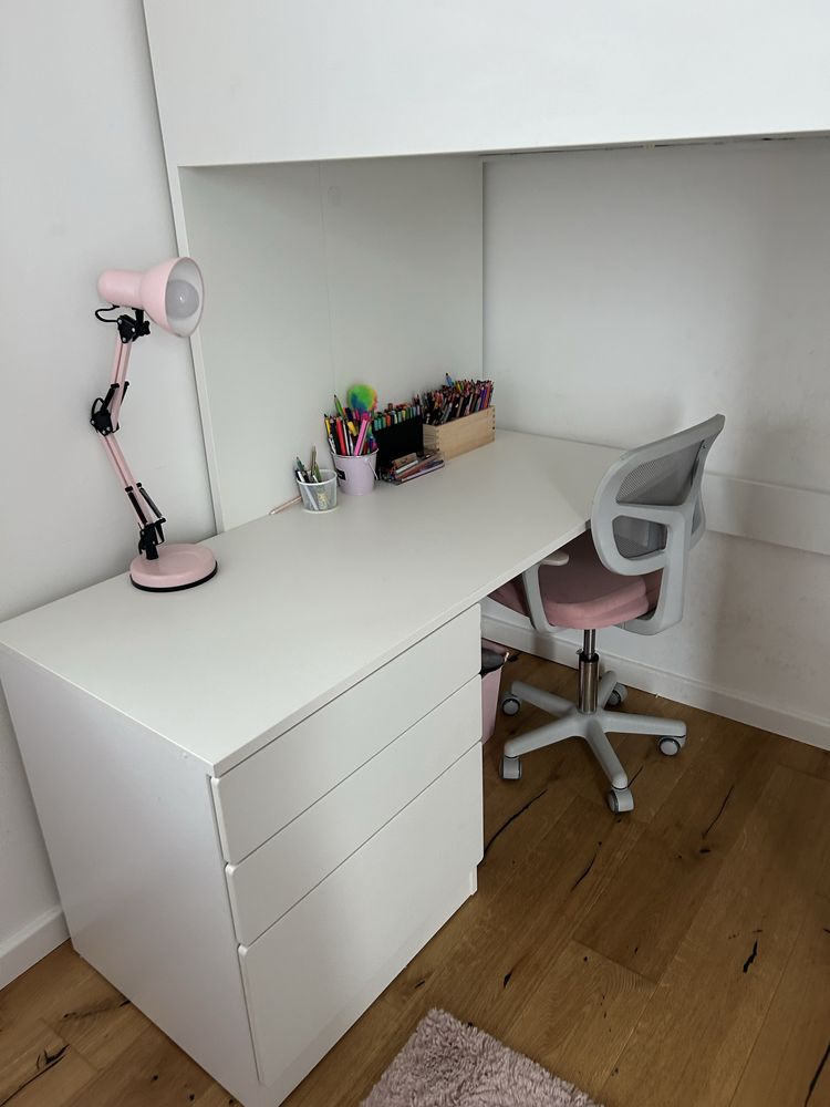Łózko na antresoli ikea