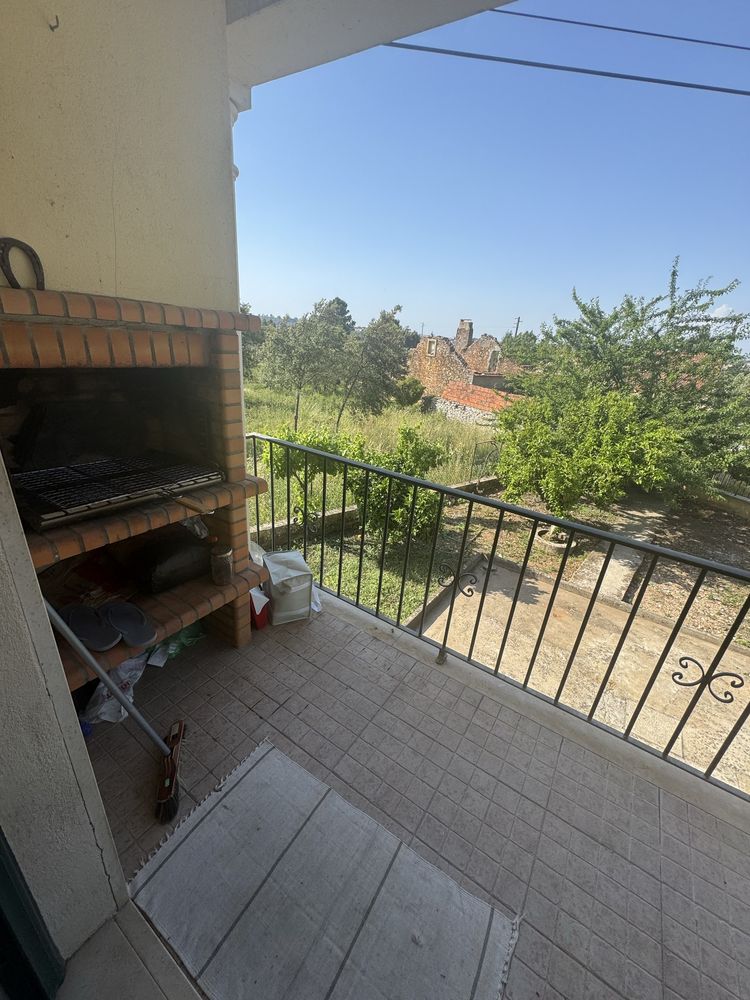 Arrenda-se quarto com casa de banho privada só para mulheres