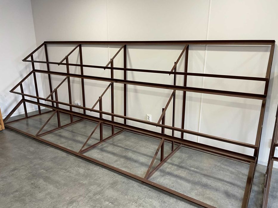 Regały metalowe do warzywniaka na skrzynki