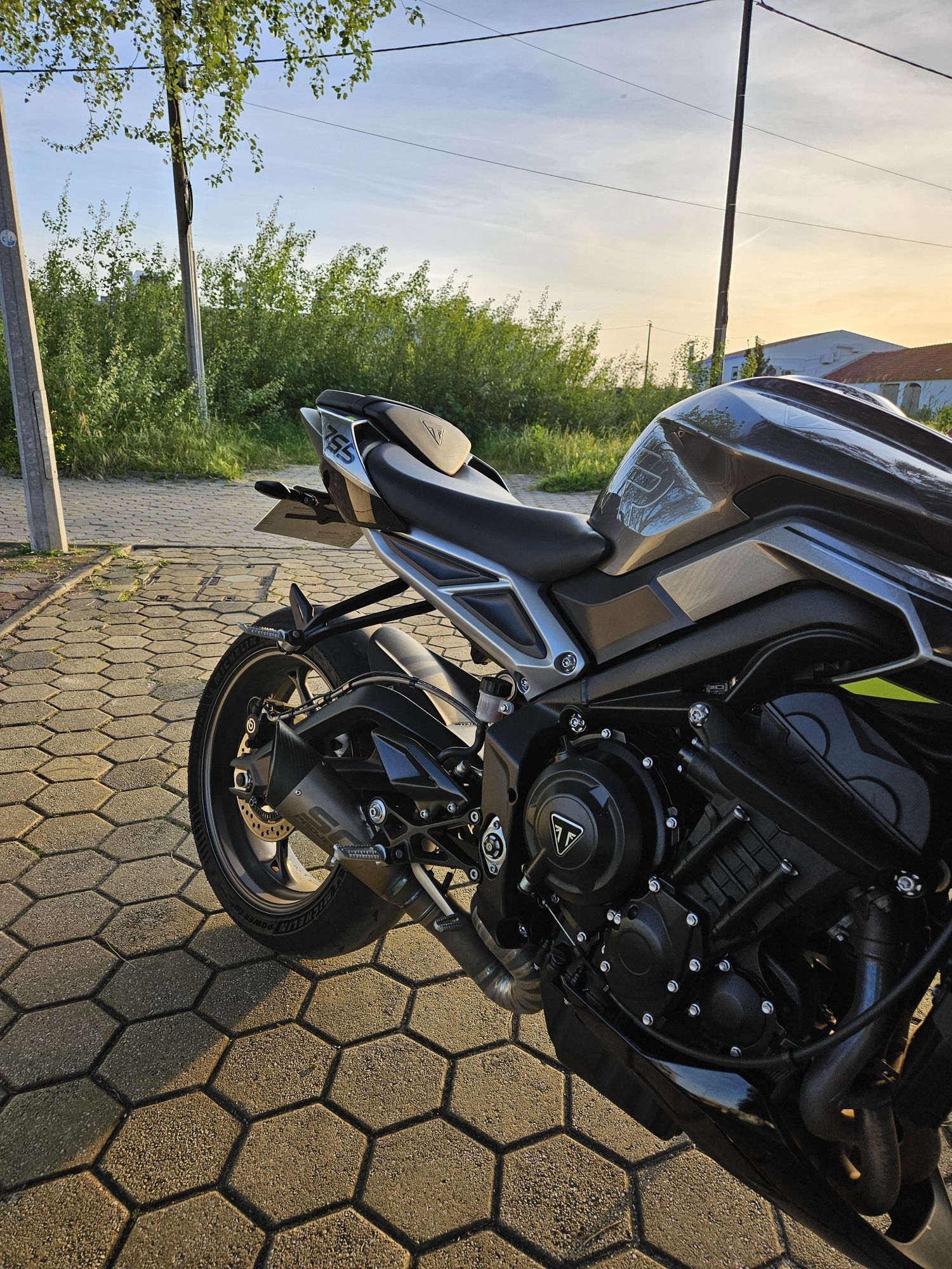 Triumph Street Triple 765 R