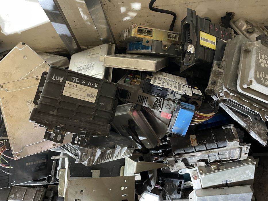 Блоки управління  до японських німецьких французьких авто  до 2005 р