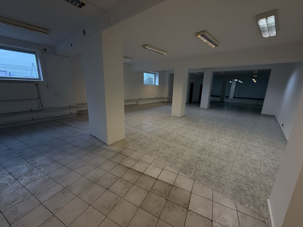 Wynajmę Lokal o pow, 245 m pod każde usługi w centrum miasta .