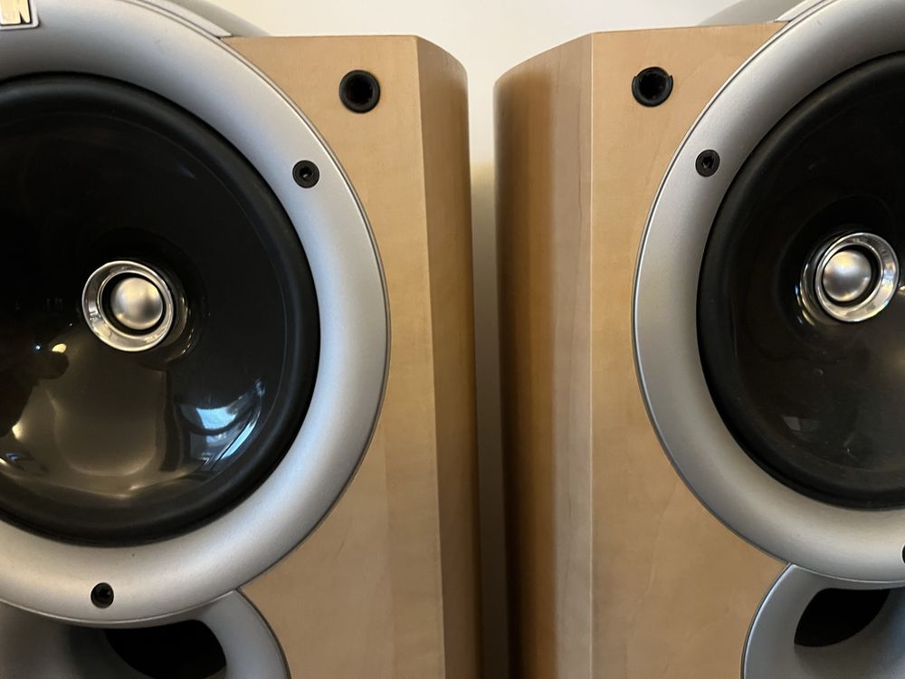 Kolumny KEF Q3 podlogowe