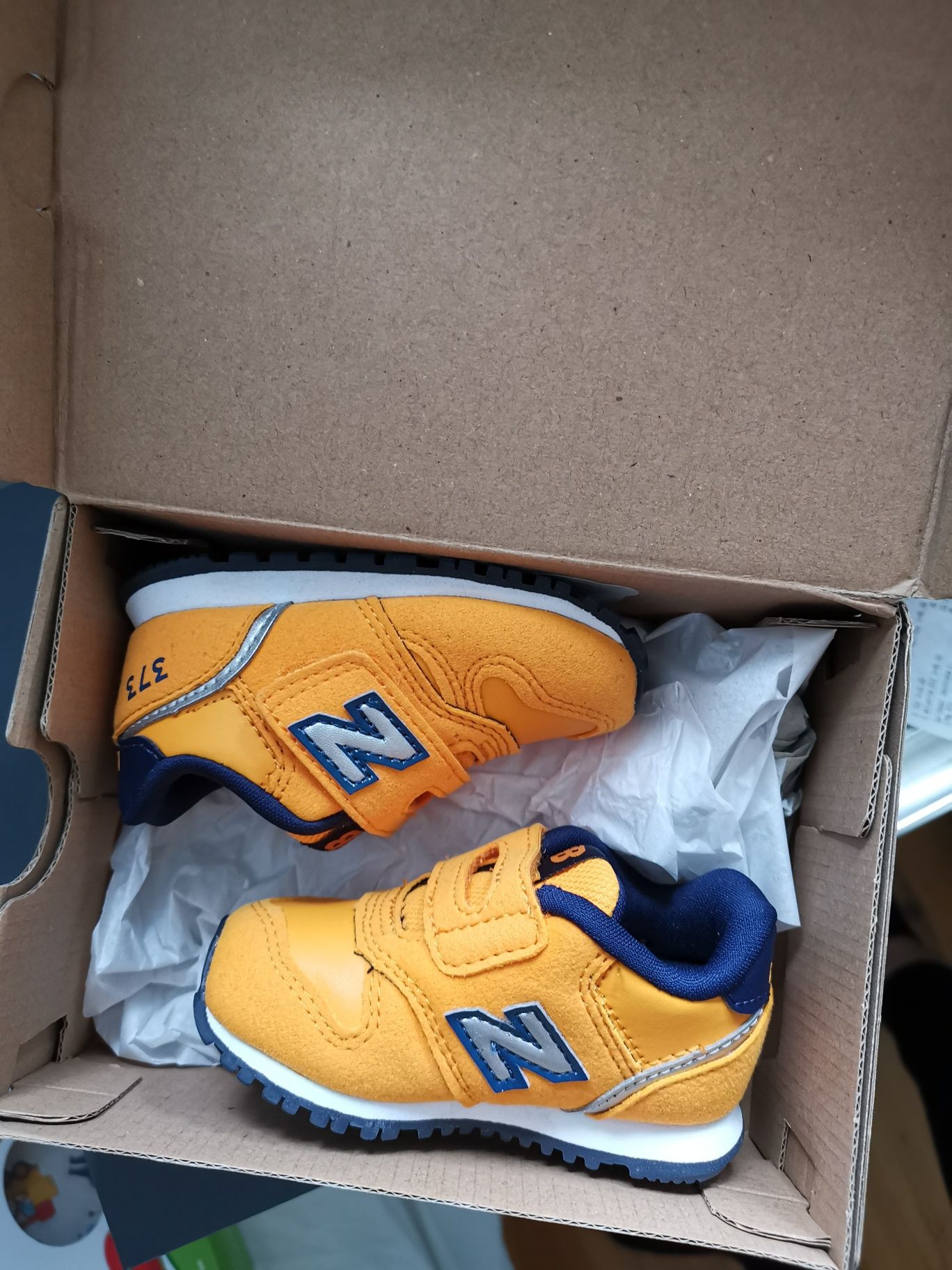 Nowe buty New Balance r. 20 seria 373 rzepy