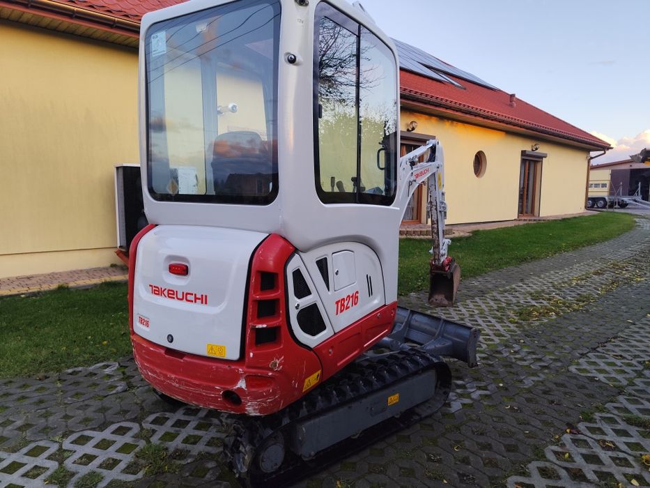 Minikoparka takeuchi Kubota cat jcb