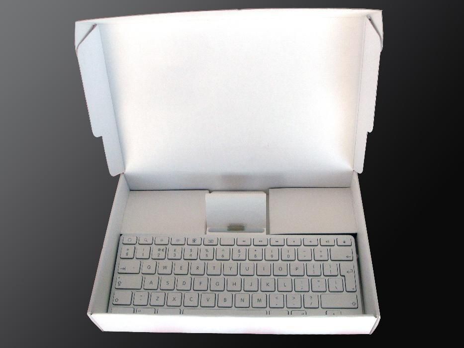 Apple iPad Keyboard Dock - A1359