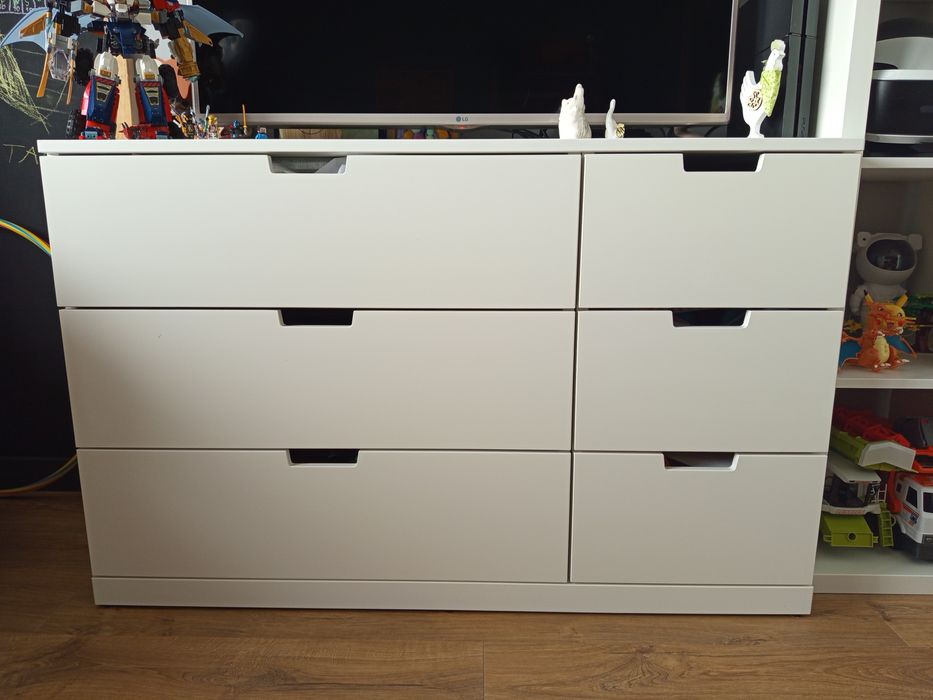 Sprzedam komodę Ikea 6 szuflad kolor biały
