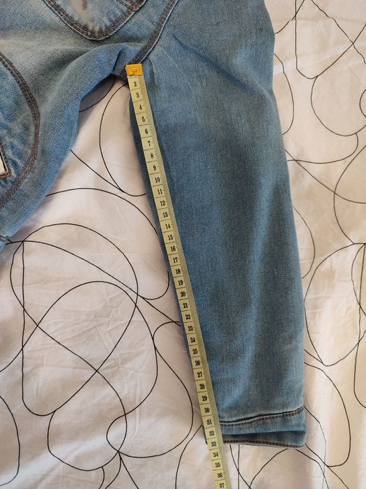 Джинсова куртка на дівчинку