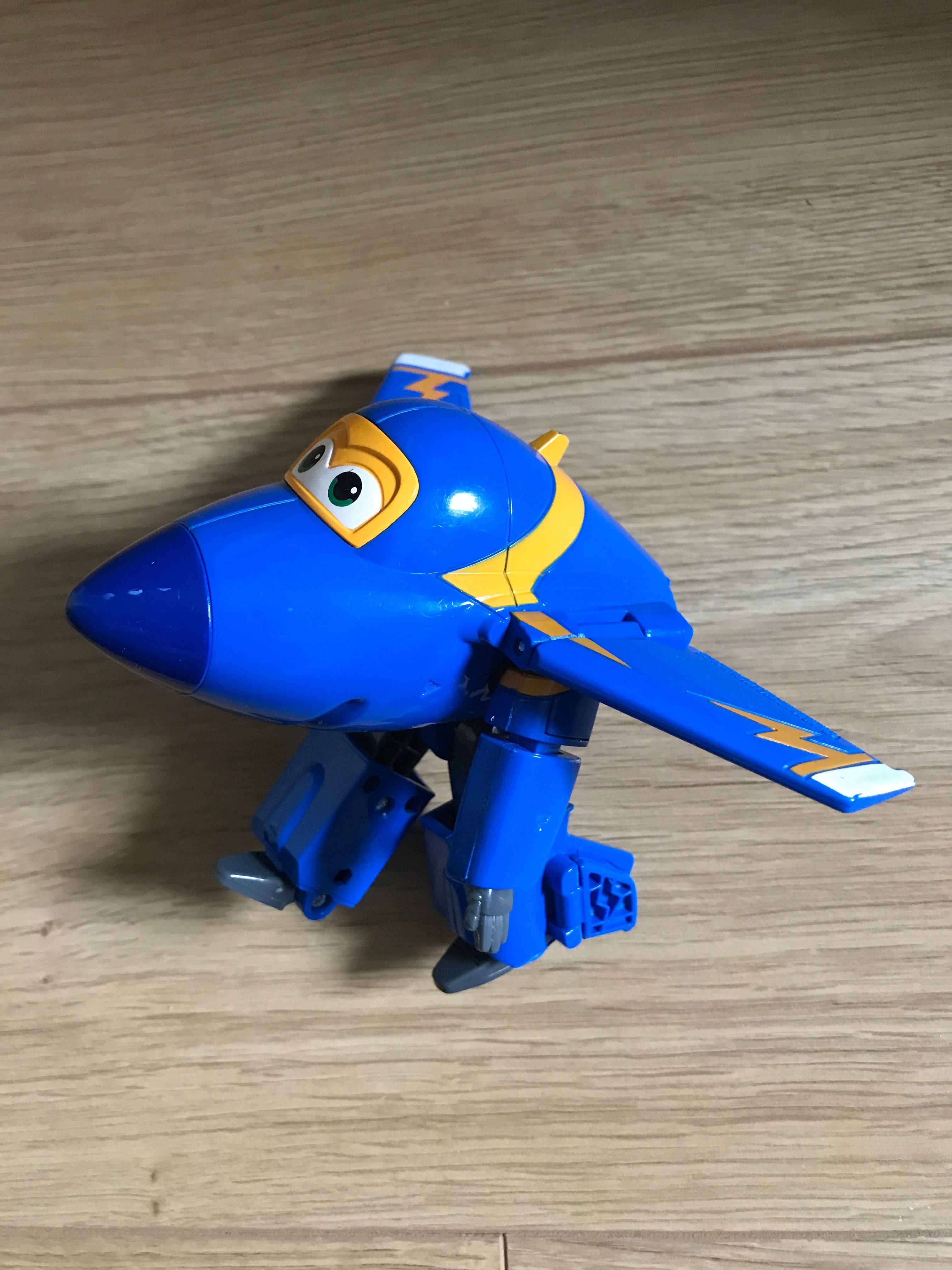 Figurka transformująca z bajki Super Wings