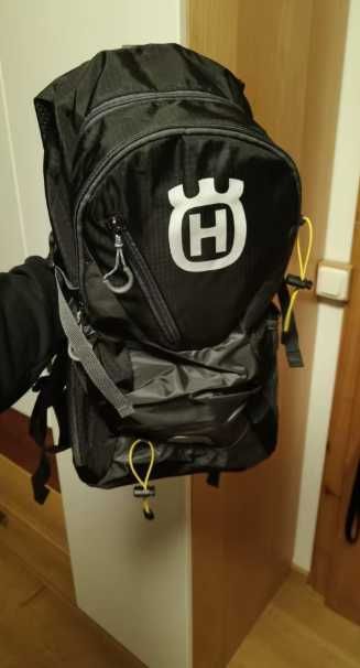Mochila Husqvarna ( Preto, Laranja ou Azul)