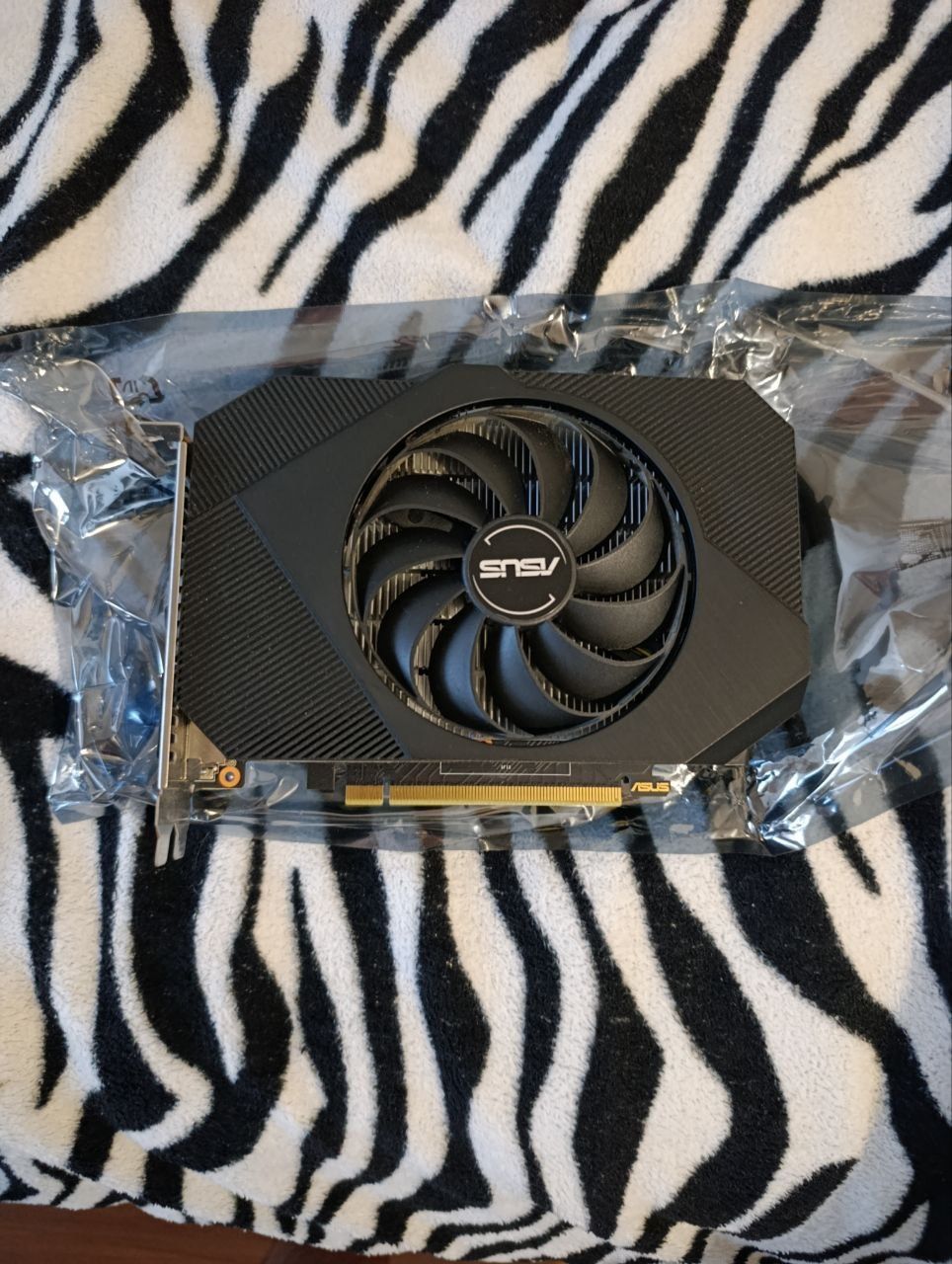 Продам Видеокарту Asus GeForce GTX 1650. 4g
