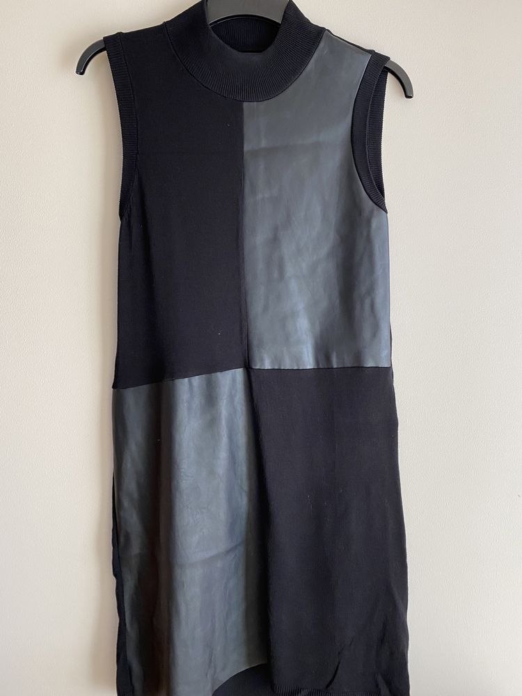 Sukienka z łączonych materialow stradivarius