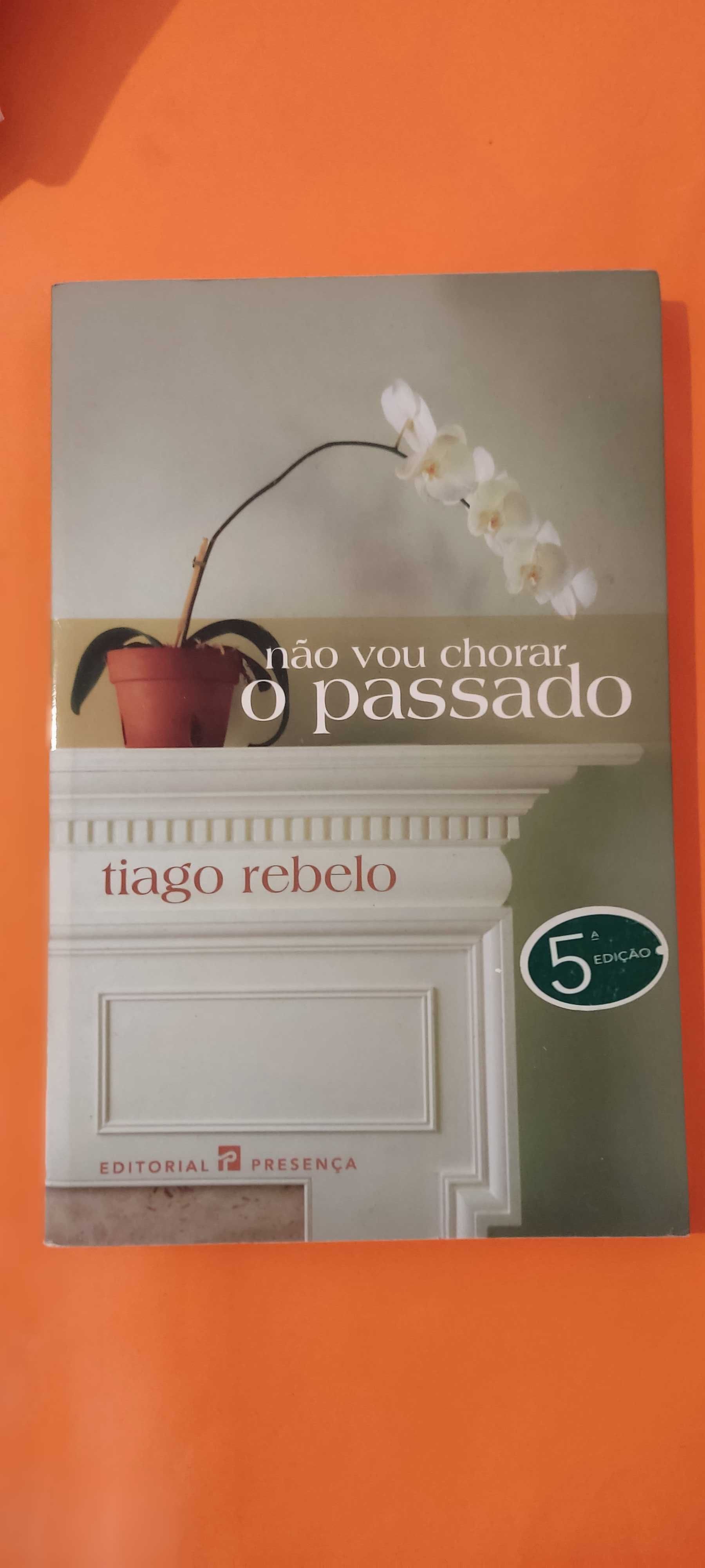 Sortido de livros