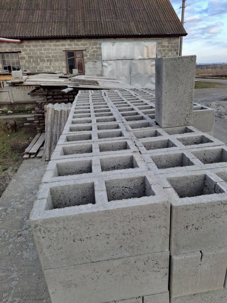 Продаж блоки відсівні.  Блок відсівний.