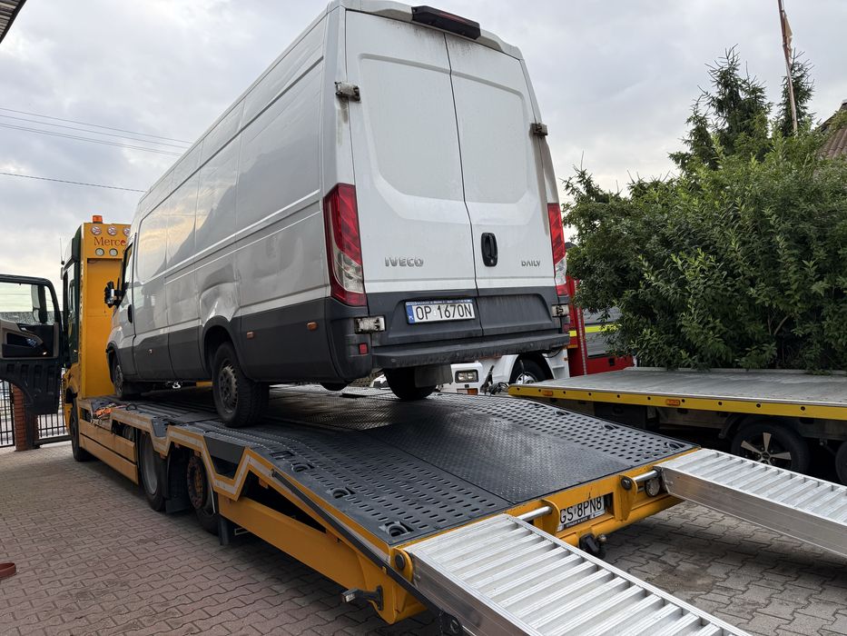 Pomoc drogowa Laweta Holowanie Assistance Autostrada Transport maszyn