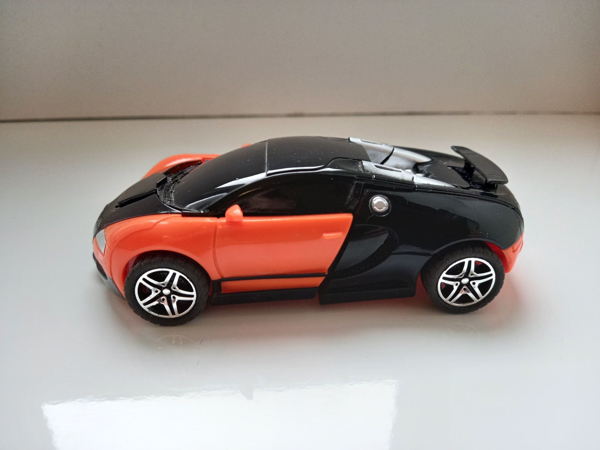 Машинка трансформер Bugatti инерционная машинка игрушечная