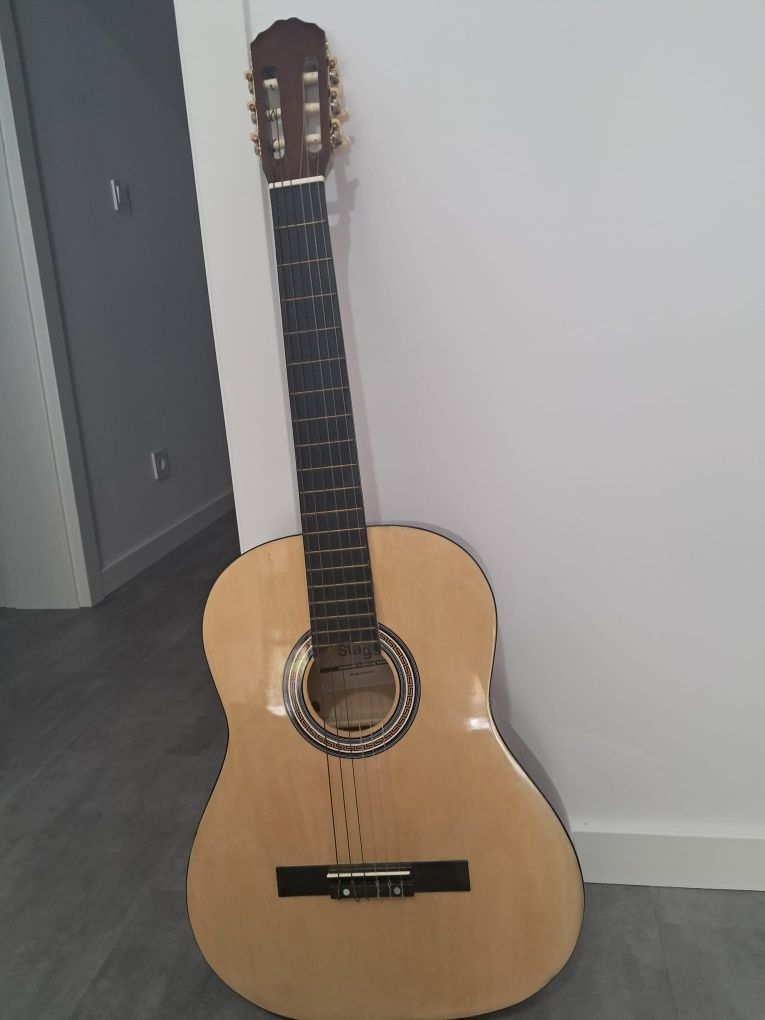 Vendo guitarra stagg