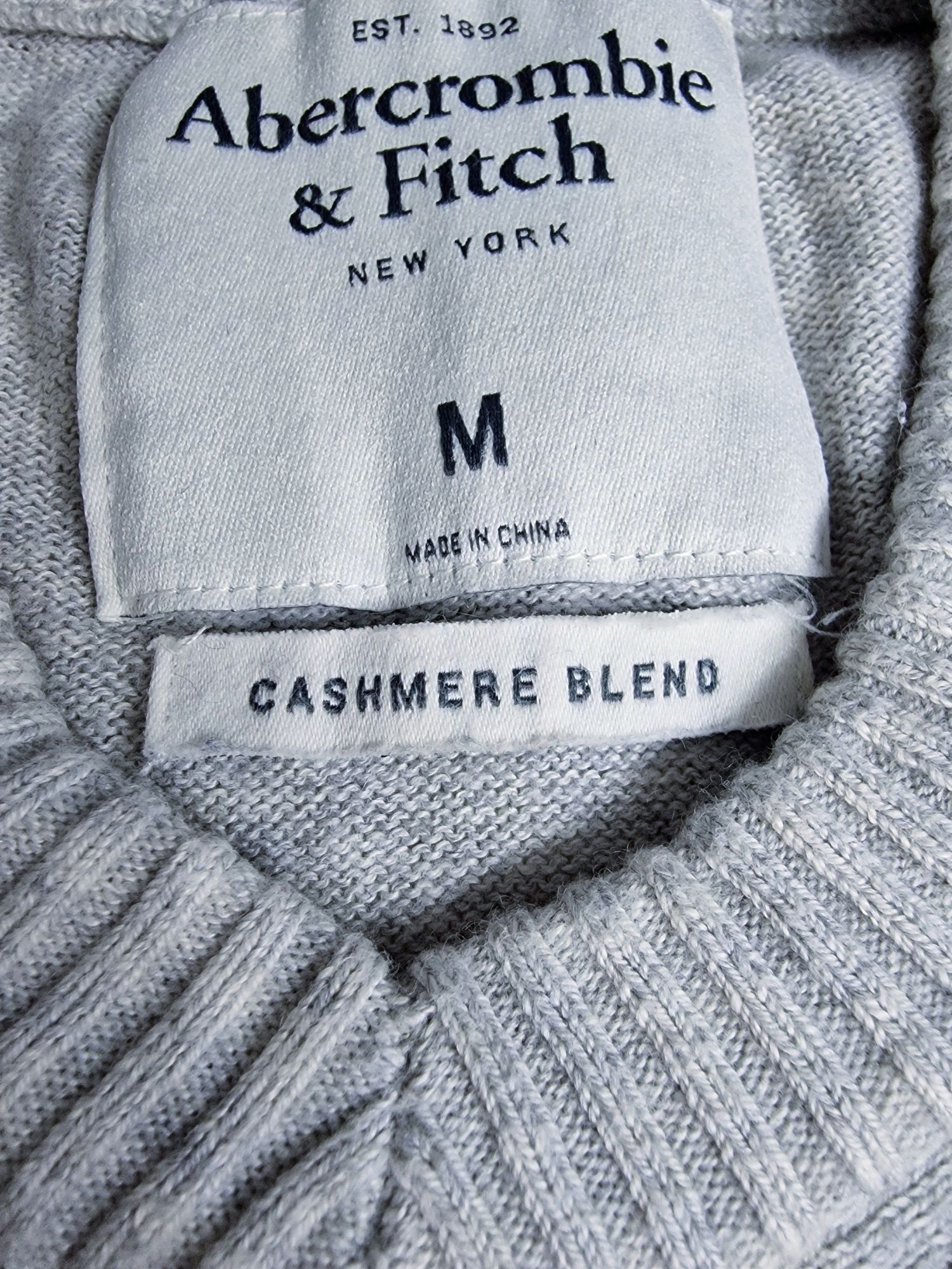 Sweterek z kaszmirem" Abercrombie ."