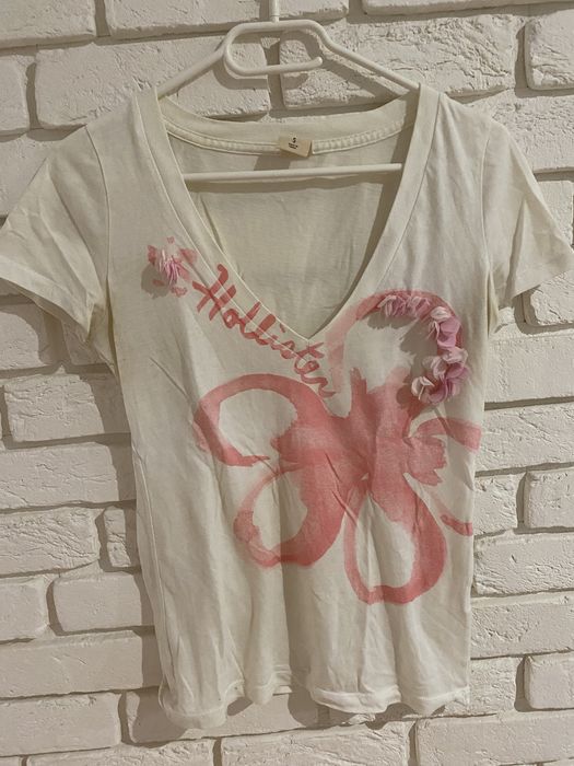 T-shirt A&F biały różowe kwiaty dekolt karo