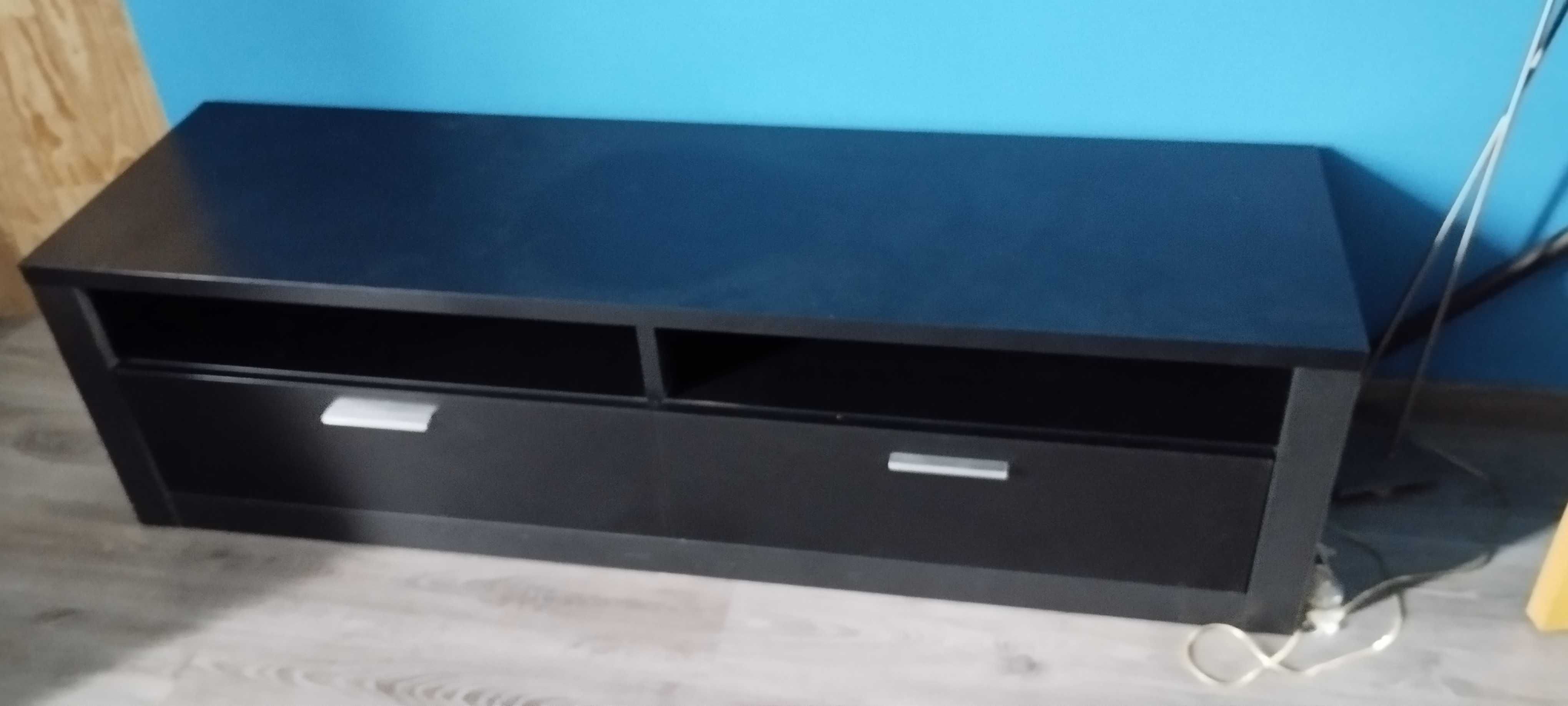 Armário TV de cor preta , praticamente novo de 1,60 cm