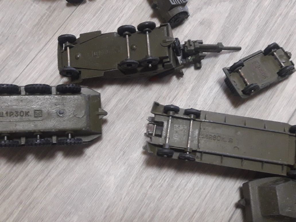 Набор металлических литых игрушек из серии Военная техника  бу