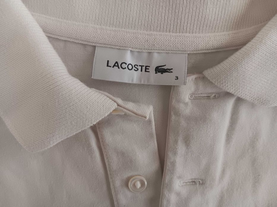Polo Lacoste branco e vermelho