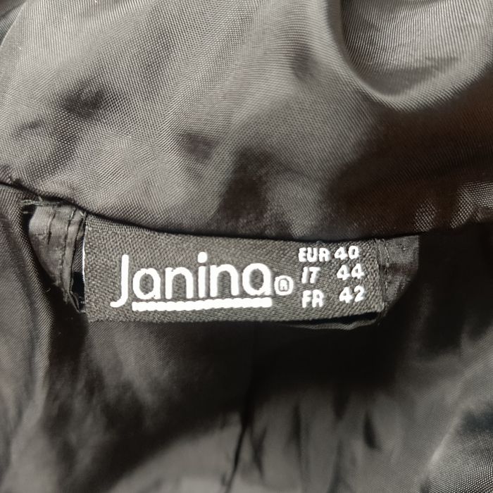 Куртка утепленная на  девочку размер 48-50