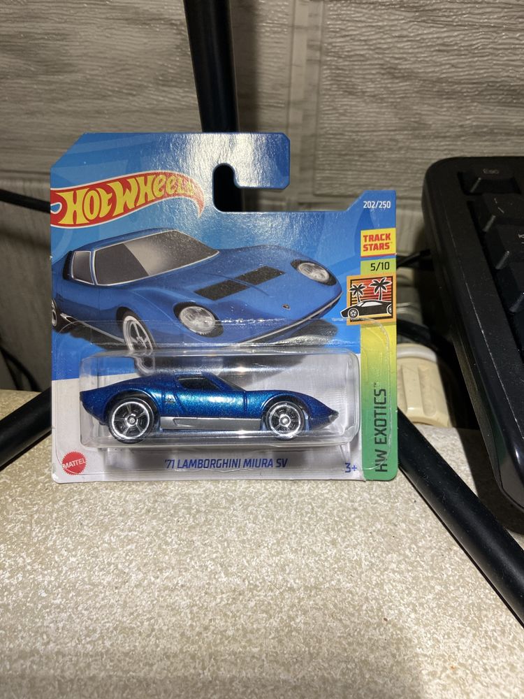 Lamborghini Miura SV 71’- HW Exotics 5/10 - Blue- HotWheel
