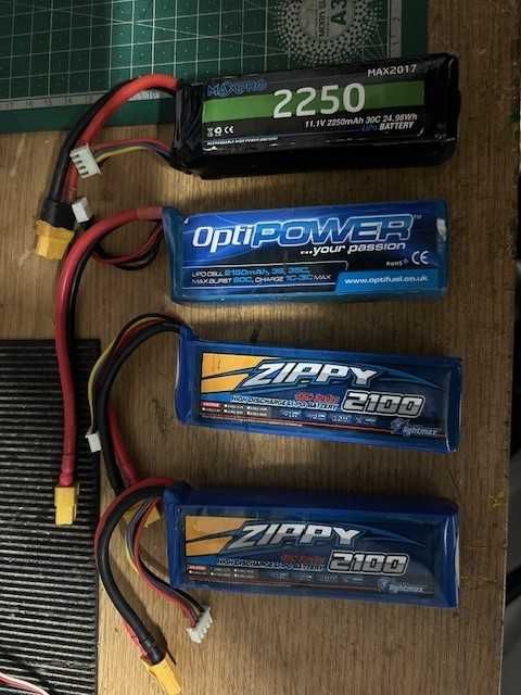 Vendo 4 Baterias Lipo 3S aeromodelismo