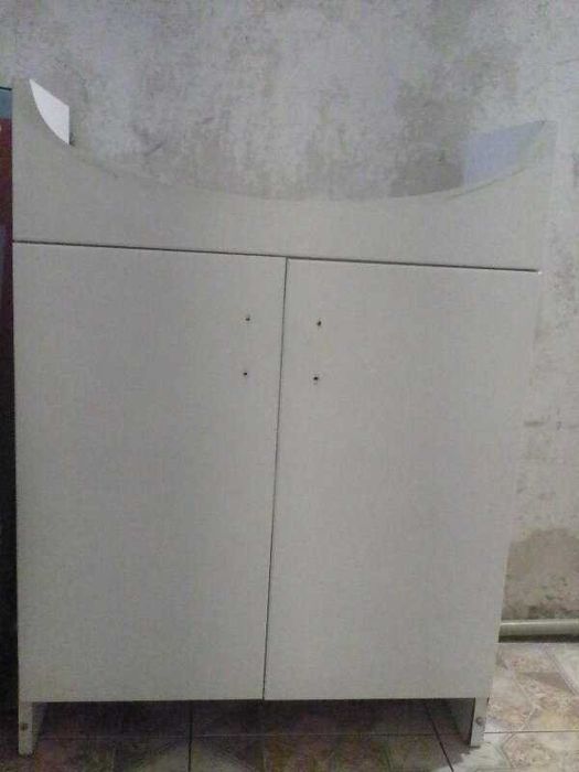 Тумба под умывальник с дверцами в ванную комнату