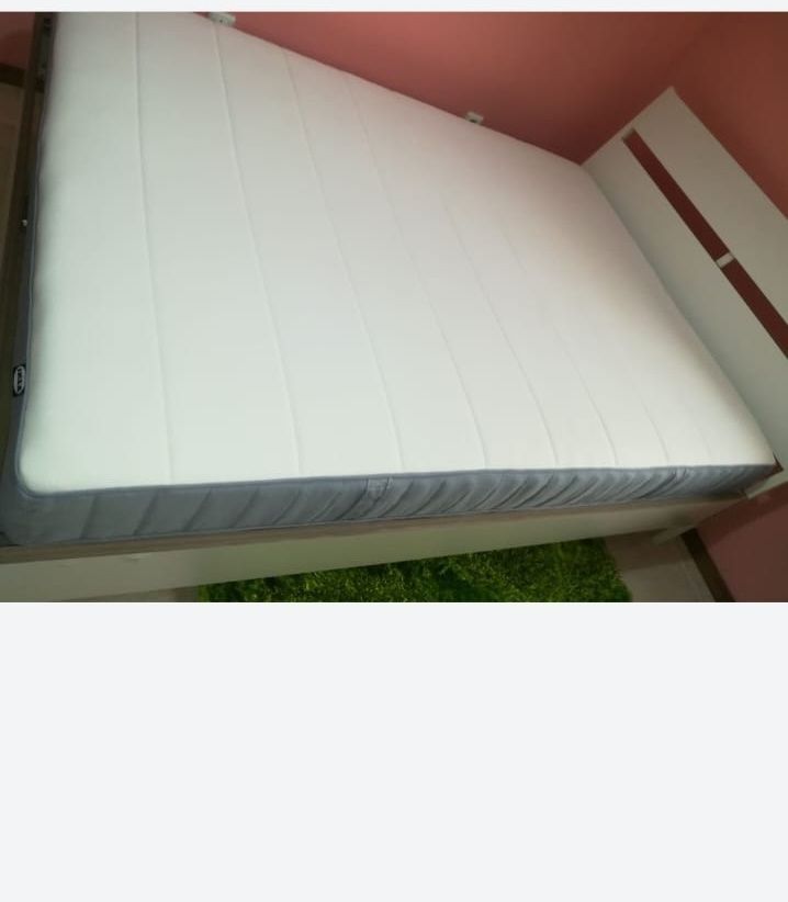 Vendo colchão de casal com alguma urgência para desocupar o espaço