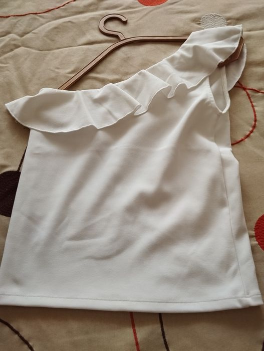 Camisola cavada nova.